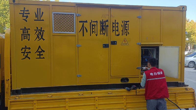黄石柴油发电机组和UPS电源配合使用时，如何避免切换过程中的电力中断？